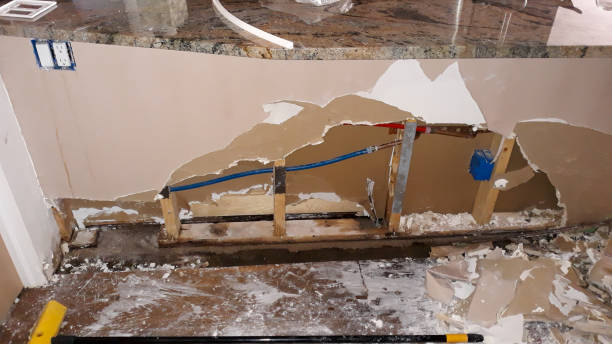 Best Emergency water damage restoration  in Dayton, NJ